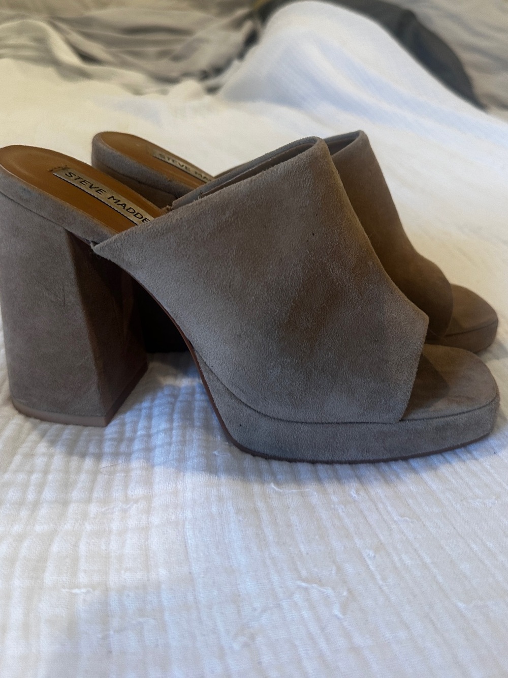 Steve Madden Taupe Suede Platform Block Heel Mules size 8M